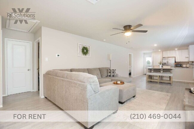 Building Photo - "Charming 3-Bed, 2-Bath Sanctuary on Kiskadee Way – Perfect Blend of Comfort and Style!"