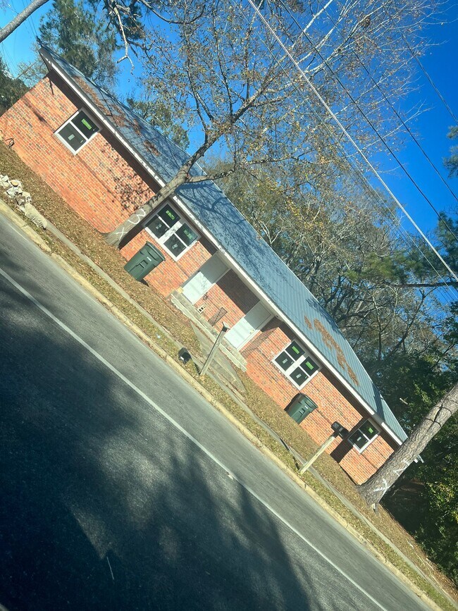 Foto del edificio - 626 Catalpa Ave