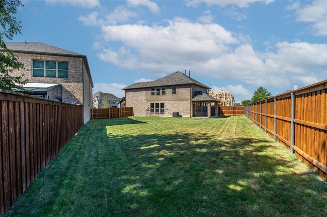 Building Photo - Next To New in FRISCO ISD