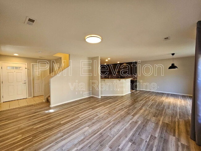 Building Photo - 12832 Mayfair Way