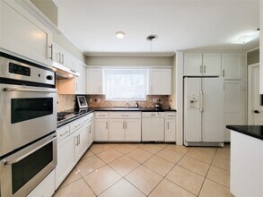 Building Photo - 2318 Ansbury Dr