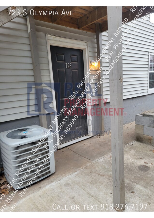 Foto del edificio - PRIME LOCATION!