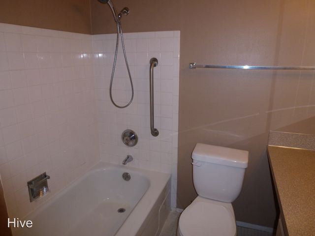 Building Photo - 4901 Phinney Ave N