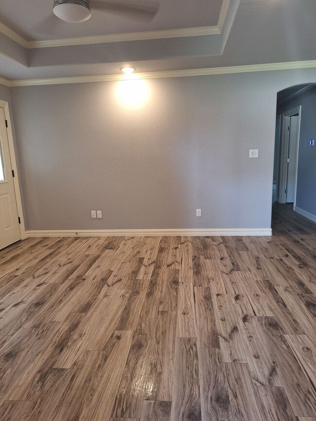 Building Photo - 9013 Chanel Pl