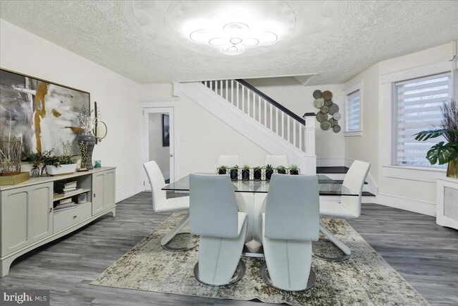 Building Photo - 405 Reading Ave