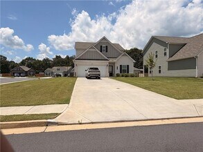 Building Photo - 170 Marion Dr