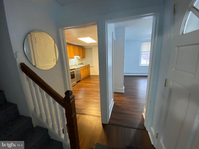 Building Photo - 1037 Lancaster Ave