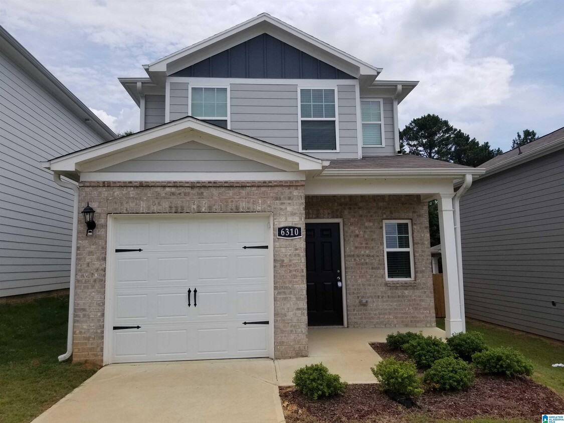 Foto principal - 6310 Rainbow Row