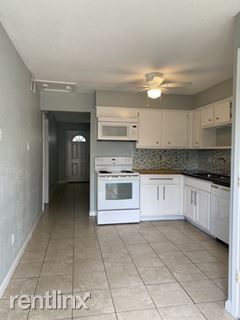 Building Photo - 2 br, 1 bath Duplex - 1615 Southwest Pkwy