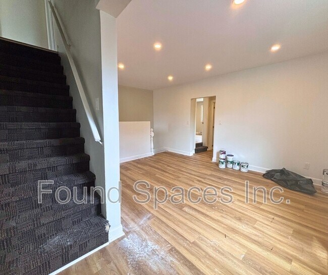 Building Photo - 24 Cayuga St