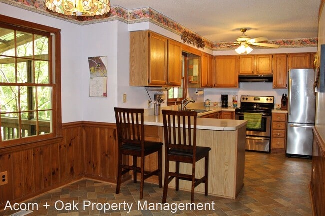 Building Photo - 3 br, 2.5 bath House - 5511 Frenchmans Cre...