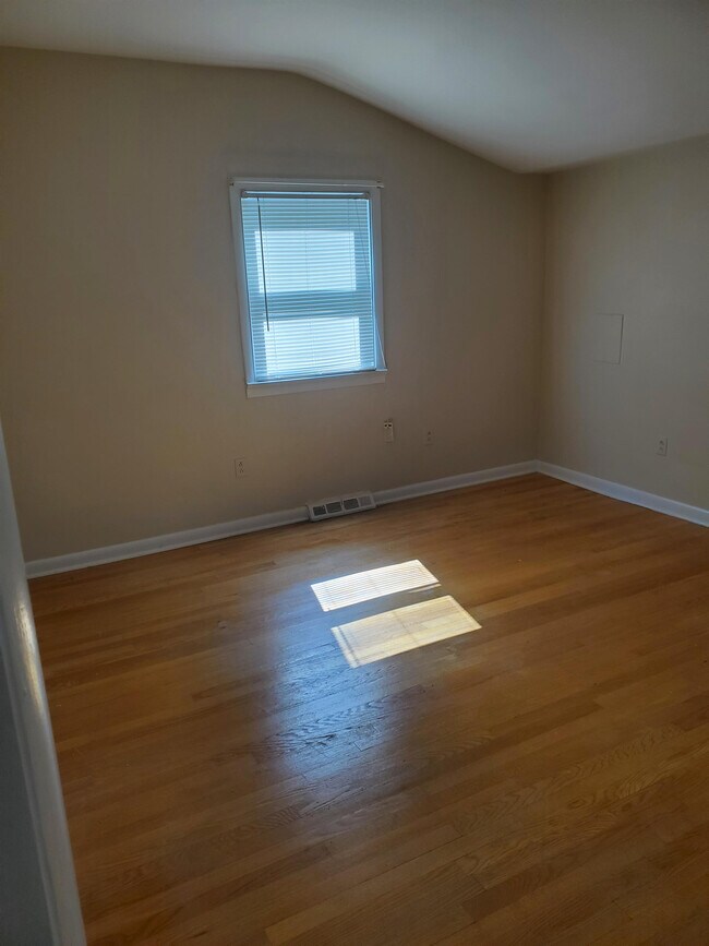 Foto del edificio - 12324 Greenspring Ave