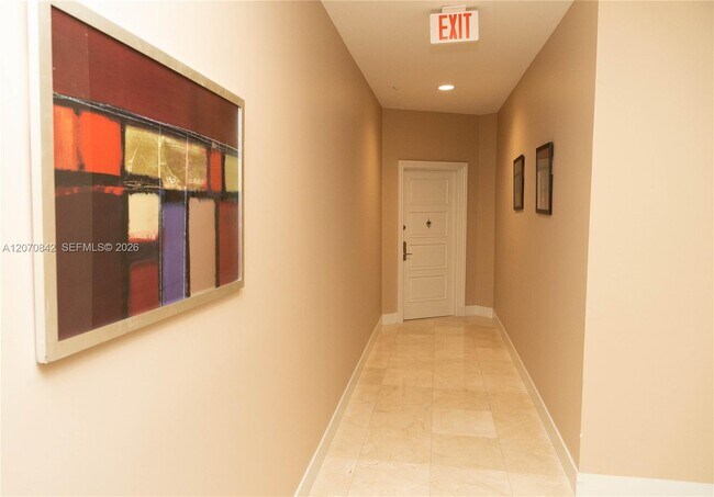 Foto del edificio - 150 Sunny Isles Blvd