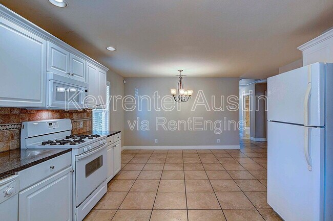 Foto del edificio - 1706 E 22nd St
