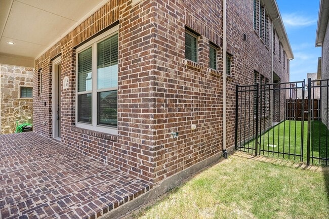 Foto del edificio - 4618 Marble Cyn Wy