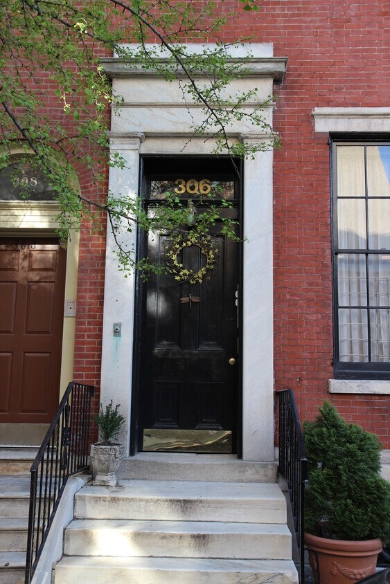 Primary Photo - 306 S 10th St