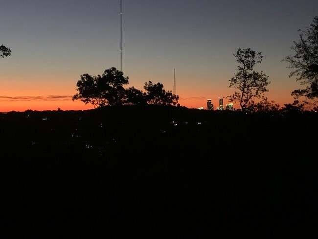 Building Photo - 1504 The High Rd