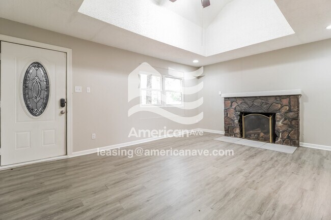 Foto del edificio - 1216 W 41st St