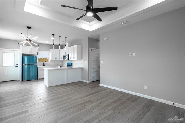 Foto del edificio - 5813 Ozark Ave
