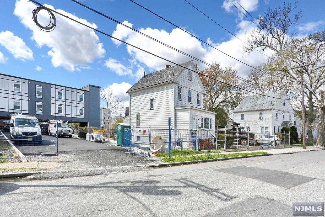 113 John St, Hackensack, NJ 07601 House Rental in Hackensack, NJ