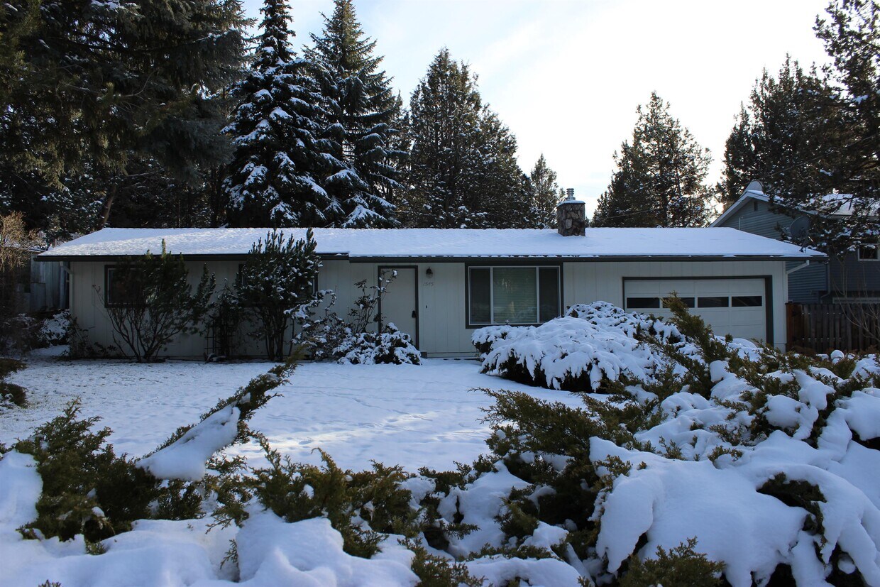 1545 SE Ramsay Rd, Bend, OR 97702 House for Rent in Bend, OR