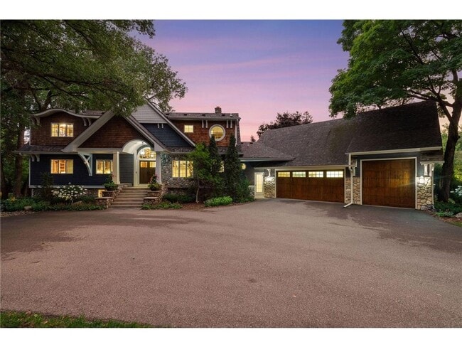 Building Photo - 3135 Shoreline Dr