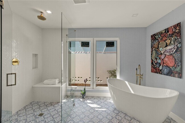 Foto del edificio - 26888 McLaughlin Blvd