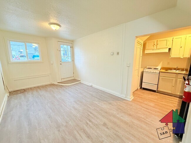 Foto del edificio - 94 Malletts Bay Ave