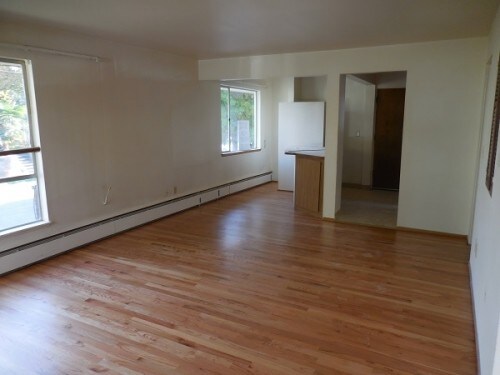 Building Photo - 575 Highland Dr