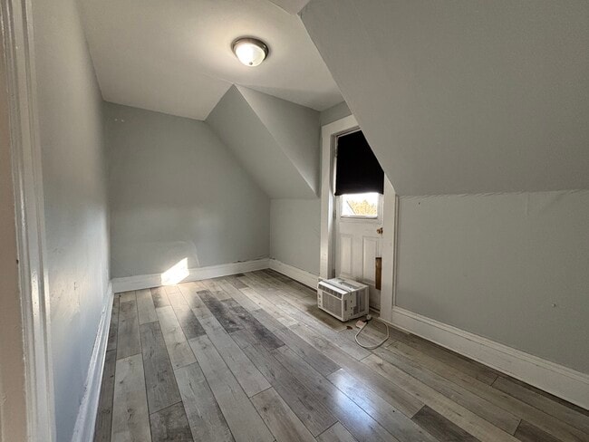 Photo du bâtiment - 2 Bed 1 Bath Appartement