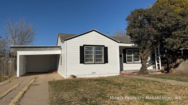 Building Photo - 2704 41st St