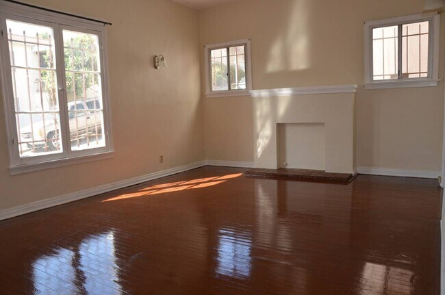 Building Photo - 964 Marview Ave