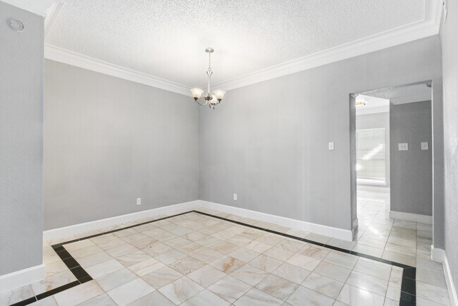 Building Photo - 14814 Perthshire Rd