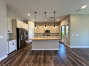 Building Photo - 9580 Smiley Creek St