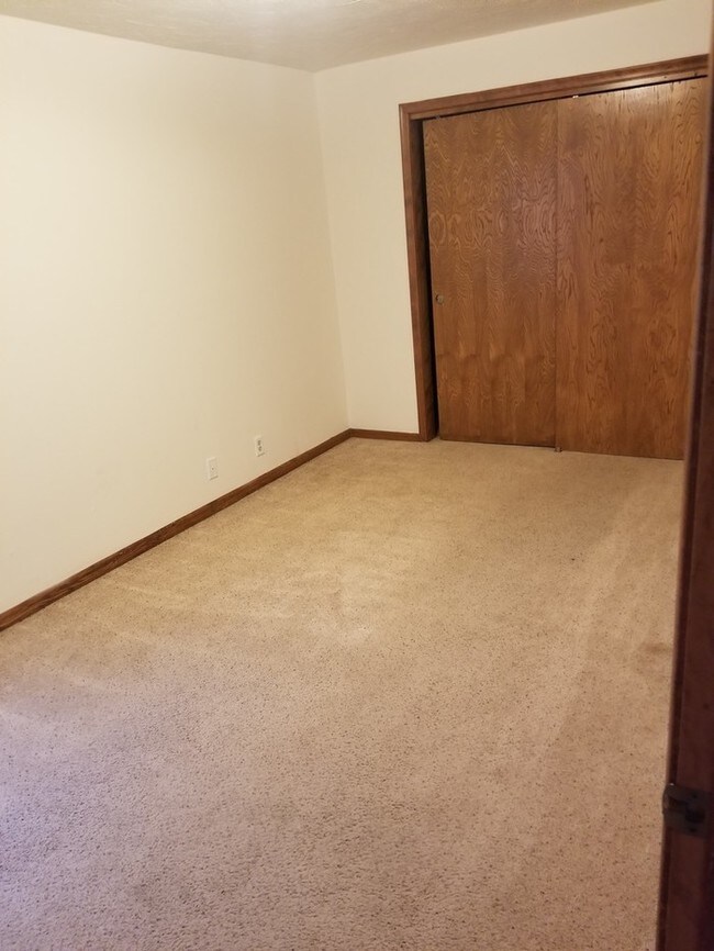 Building Photo - Wonderful One Bedroom in Southwest Omaha!