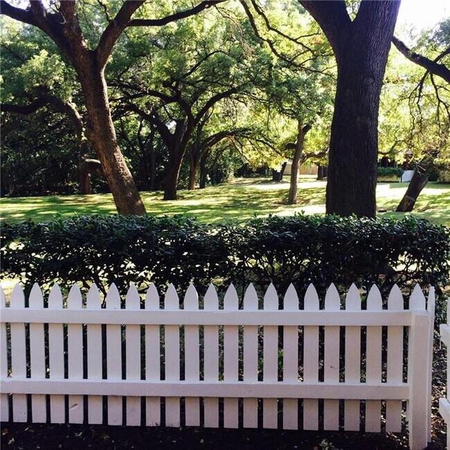 Foto del edificio - 1601 Faro Dr