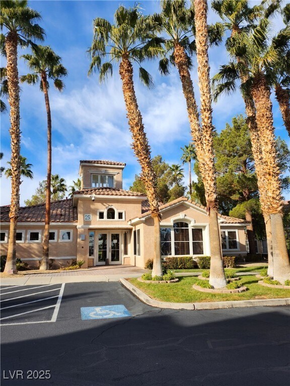 Foto principal - 251 S Green Valley Pkwy