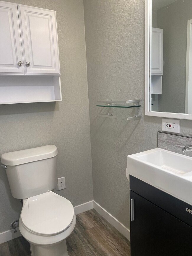 Foto del edificio - Charming 3BR Condo in Denver