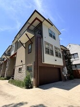 Building Photo - 4223 Wycliff Ave