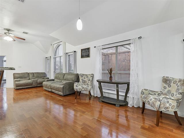 Foto del edificio - 2136 Walden Pl