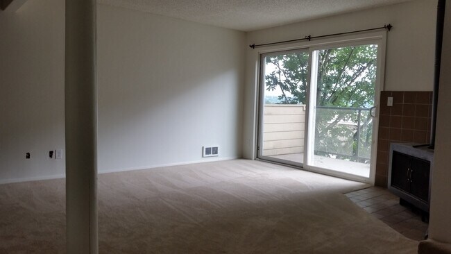 Building Photo - Cozy 2 beds 1.5 bath in Mercer Island, min...