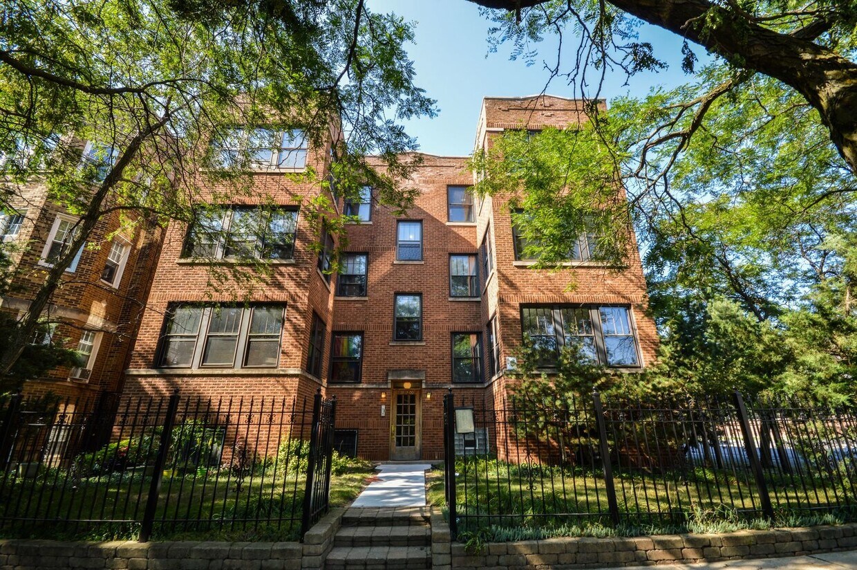 Primary Photo - 1402 W Warner Ave