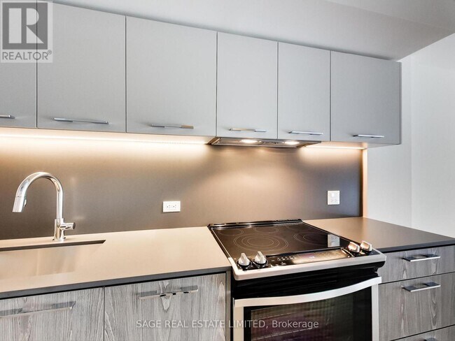 Photo du bâtiment - 15 Baseball Pl