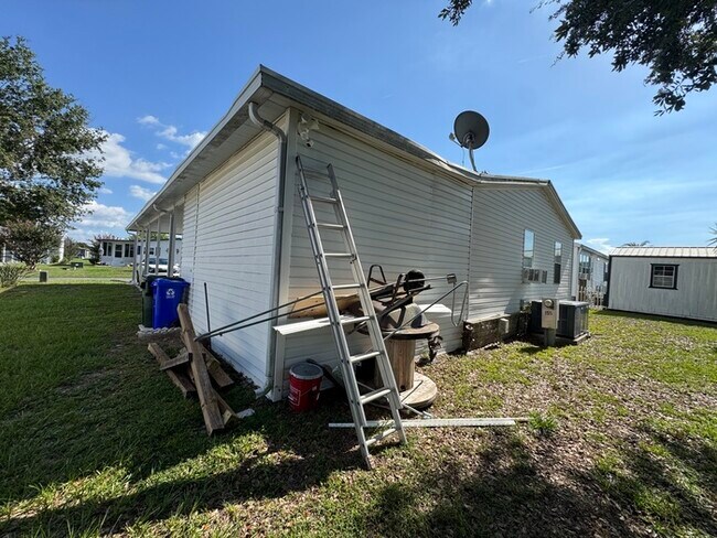 Building Photo - 1584 Valiant Dr