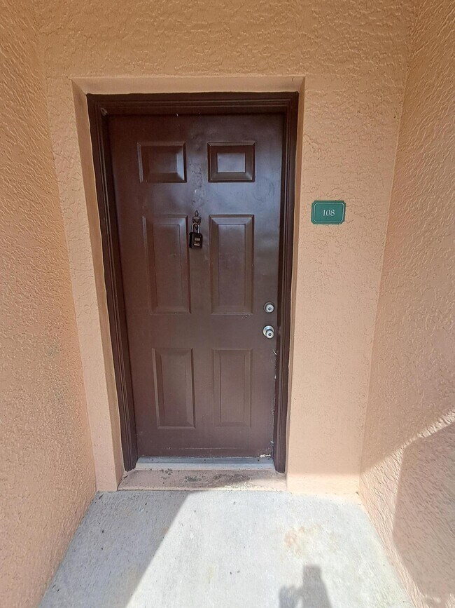 Foto del edificio - 141 SW Palm Dr