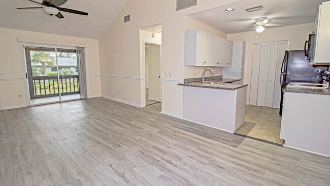 Foto del edificio - 8164 SE Croft Cir