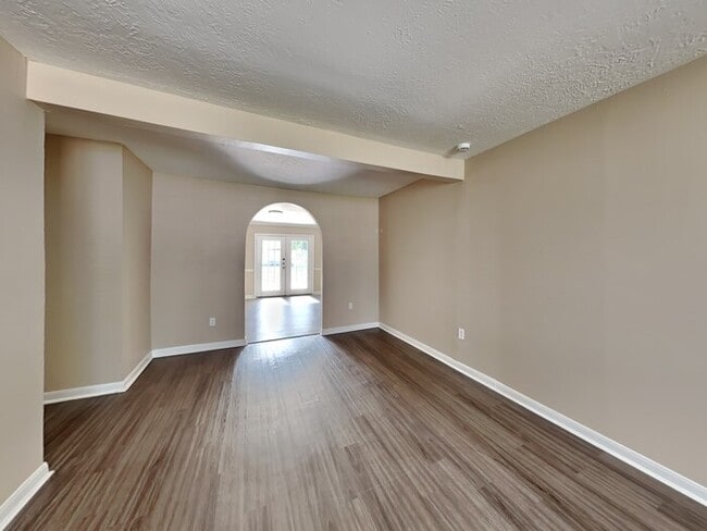 Foto del edificio - 407 Harold Ln