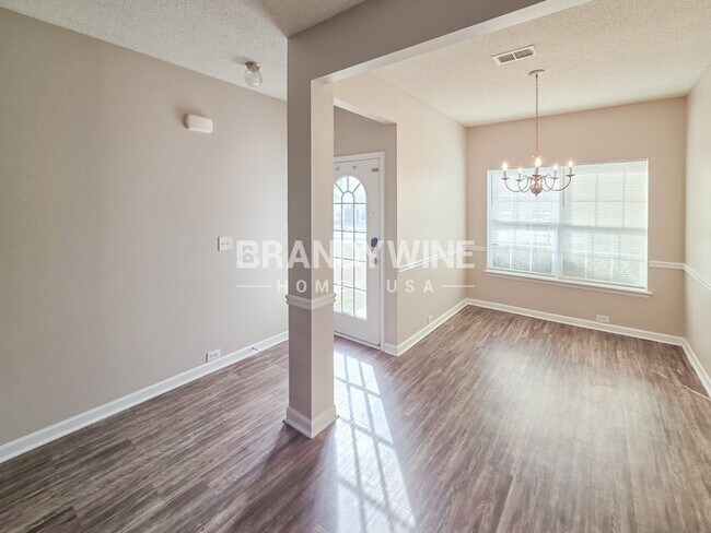 Foto del edificio - 6523 Grey Fox Way