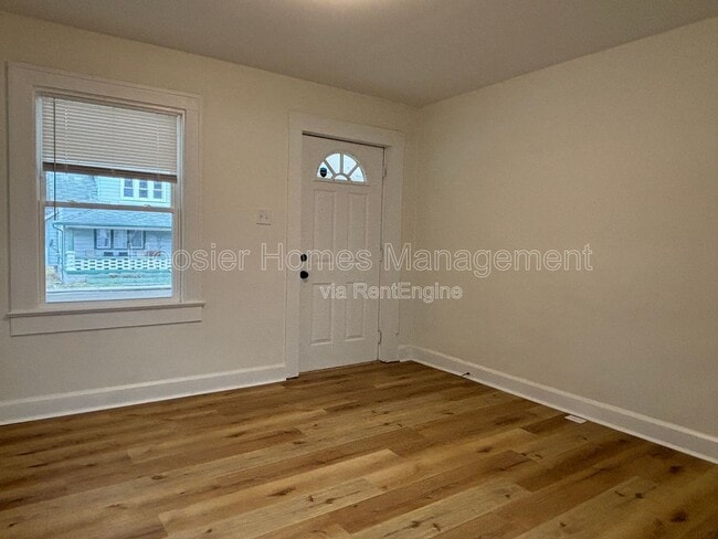 Photo - 83 N Ewing St House