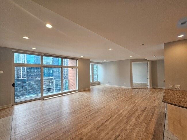 Foto del edificio - 415 E North Water St